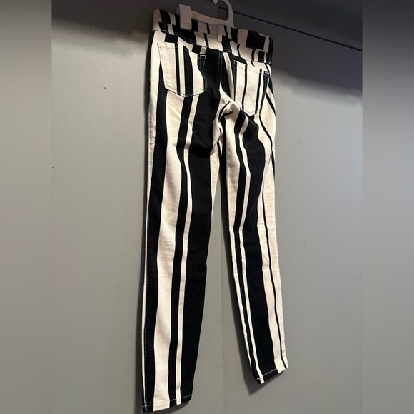 GUESS - Black & White Stripe Brittany Jegging (Size 24) - Picture 10 of 11